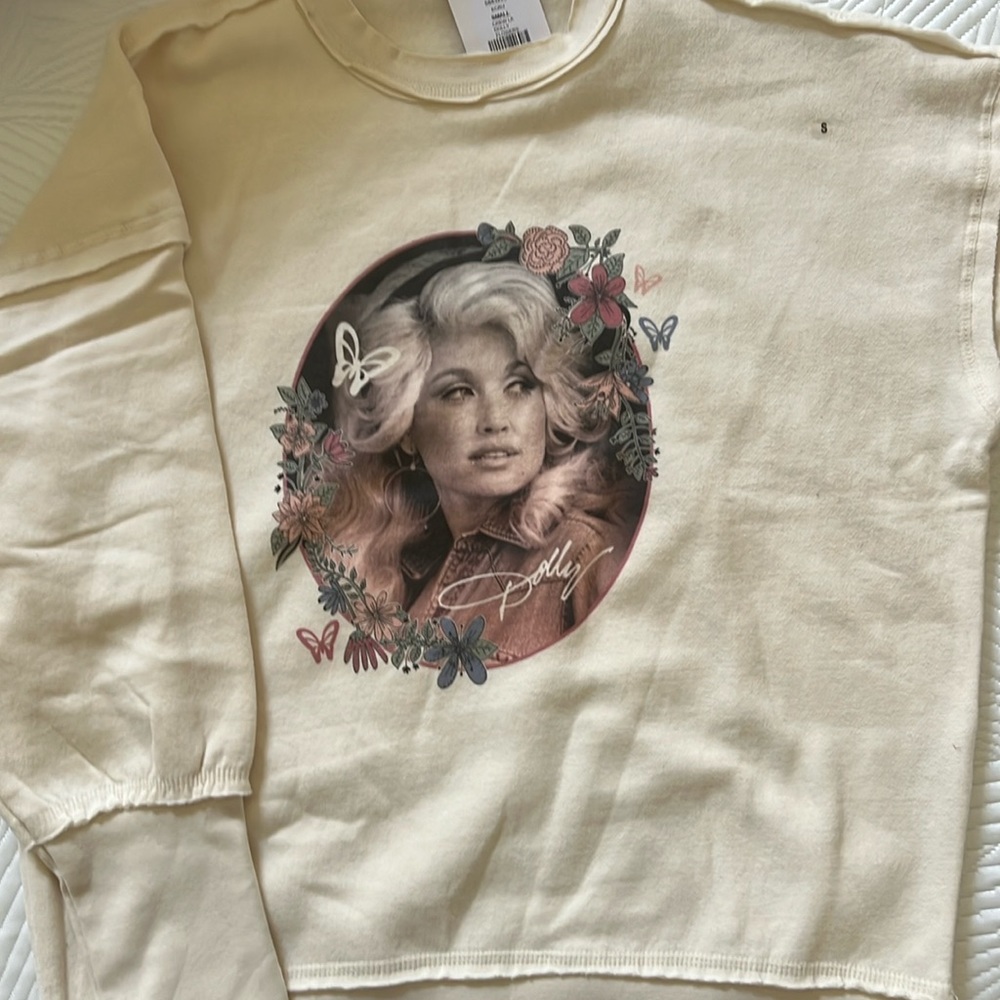 Dollywood sweatshirt. Brand new